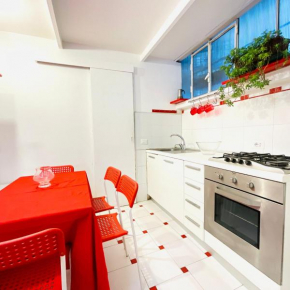 HOUSE IN NAVIGLI CENTER